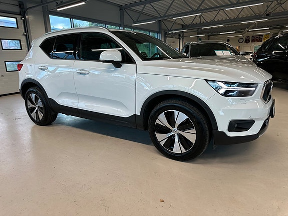 Volvo XC40 8 of 27