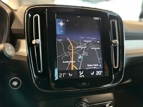 Volvo XC40 15 of 27