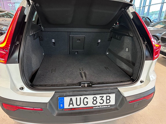 Volvo XC40 18 of 27