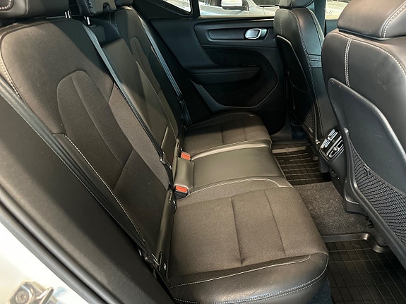 Volvo XC40 14 of 27