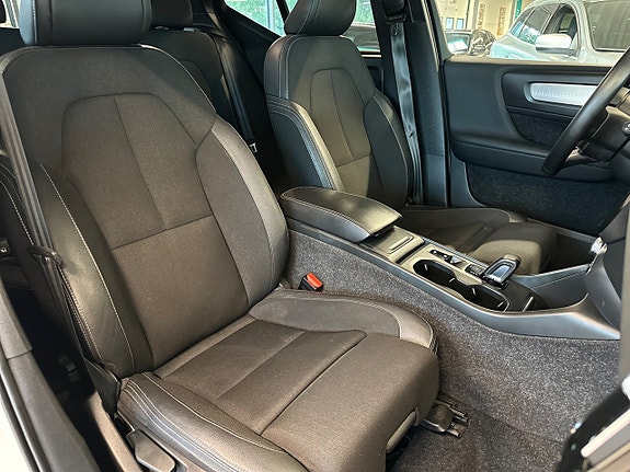 Volvo XC40 12 of 27