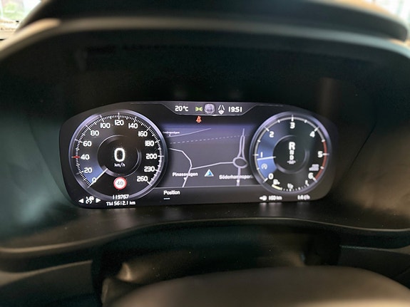 Volvo XC40 16 of 27