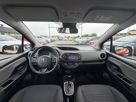 Toyota Yaris 15 of 23