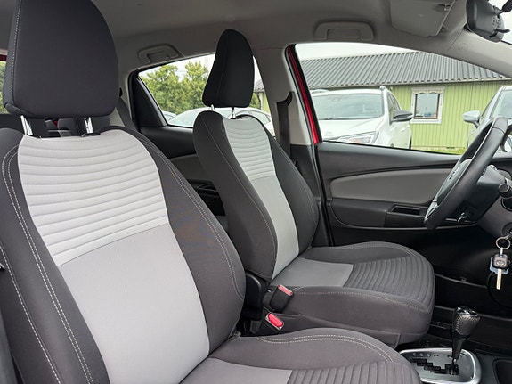 Toyota Yaris 14 of 23