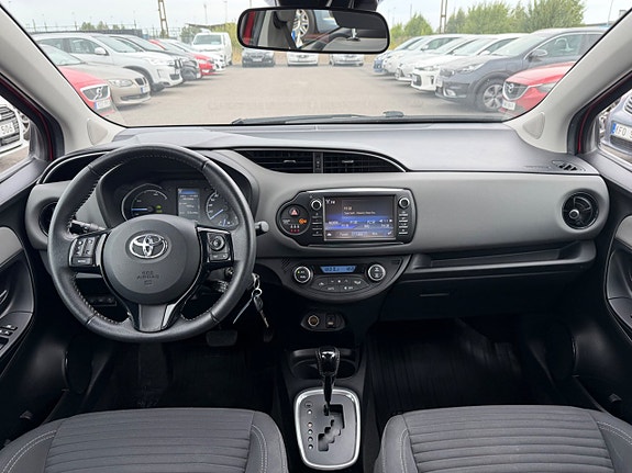 Toyota Yaris 16 of 23