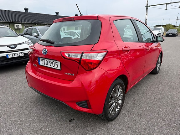 Toyota Yaris 5 of 23