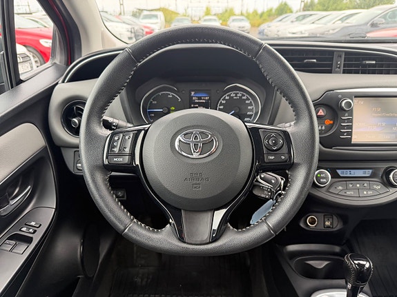 Toyota Yaris 18 of 23