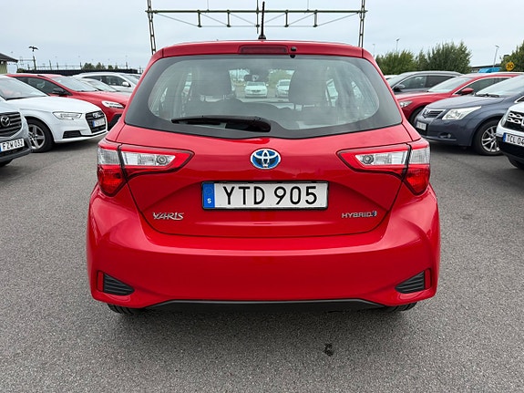 Toyota Yaris 4 of 23
