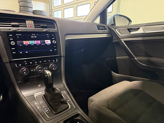 Volkswagen Golf Alltrack 11 of 19