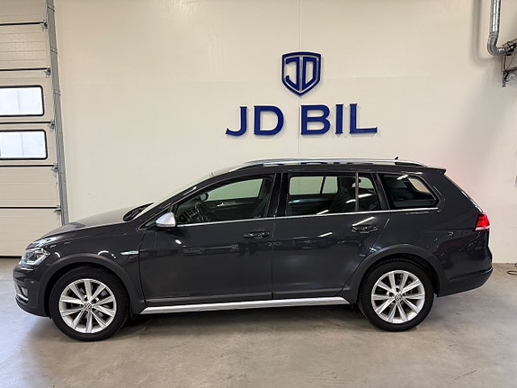 Volkswagen Golf Alltrack 2 of 19