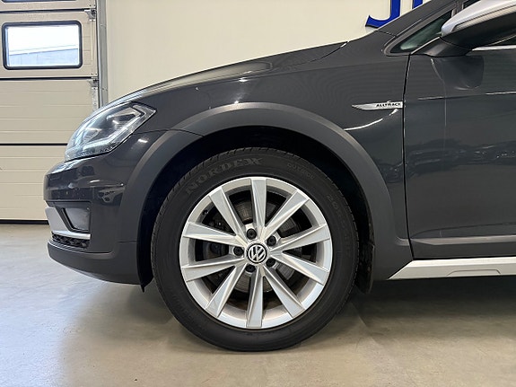 Volkswagen Golf Alltrack 7 of 19