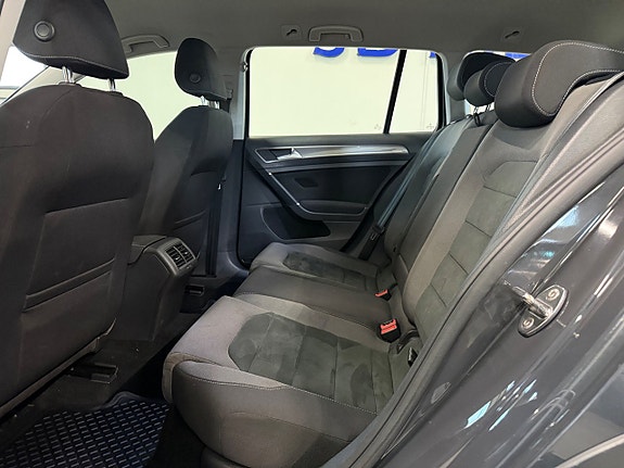Volkswagen Golf Alltrack 15 of 19