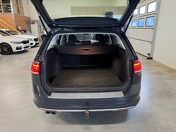 Volkswagen Golf Alltrack 6 of 19