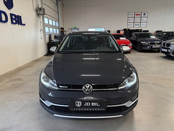 Volkswagen Golf Alltrack 4 of 19