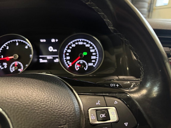 Volkswagen Golf Alltrack 18 of 19