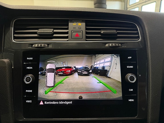 Volkswagen Golf Alltrack 13 of 19