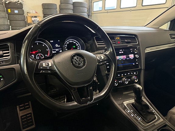 Volkswagen Golf Alltrack 10 of 19