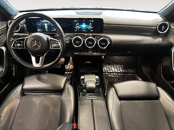 Mercedes-Benz A200 10 of 26