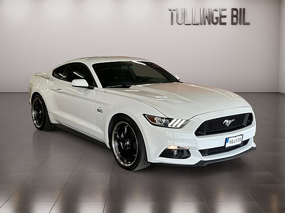 Ford Mustang 7 of 24