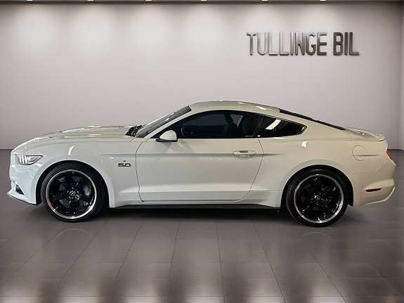 Ford Mustang 2 of 24