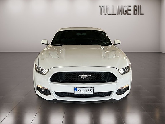 Ford Mustang 8 of 24