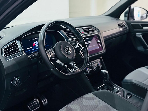 Volkswagen Tiguan 10 of 23