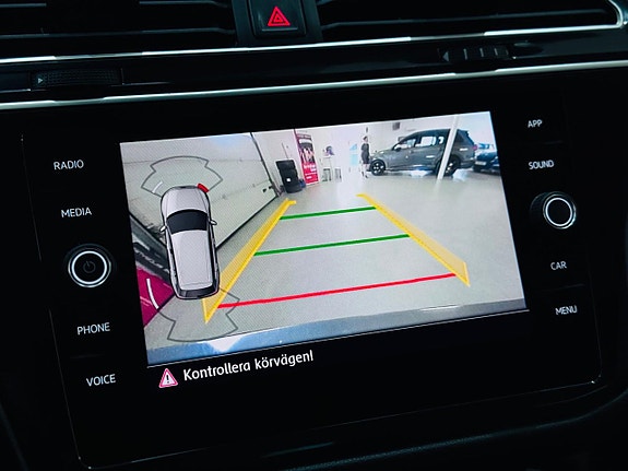 Volkswagen Tiguan 18 of 23