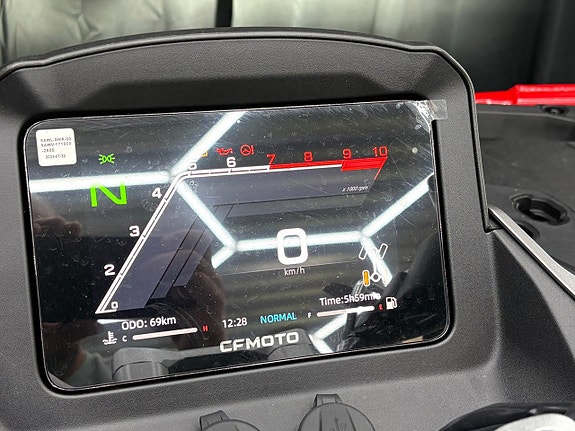 cf-moto CFORCE 850 TOURING Pro Hasplåt Winsch Värme i säte Traktor B 7mil Ev byte/avb 5 of 10