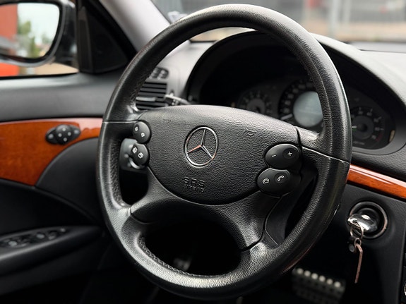 Mercedes-Benz E280 17 of 21