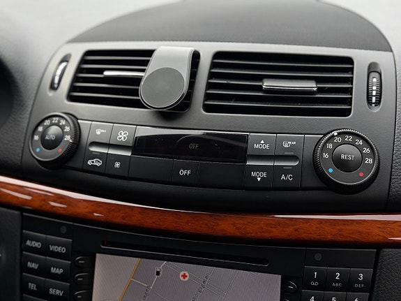 Mercedes-Benz E280 19 of 21