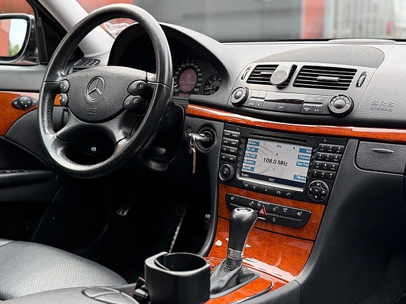 Mercedes-Benz E280 16 of 21