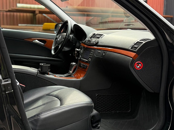 Mercedes-Benz E280 15 of 21