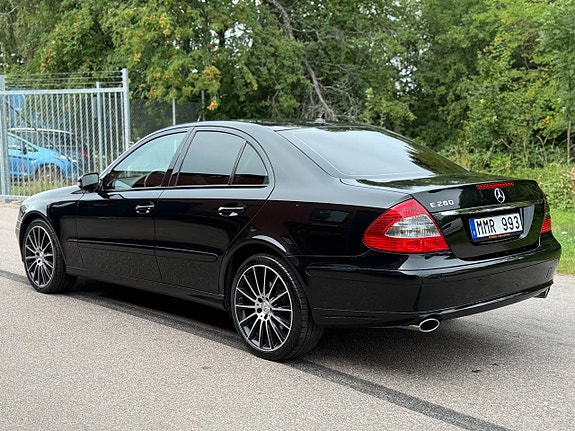 Mercedes-Benz E280 7 of 21