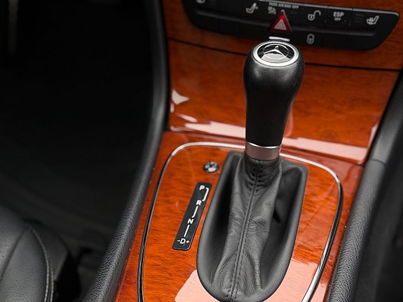 Mercedes-Benz E280 21 of 21
