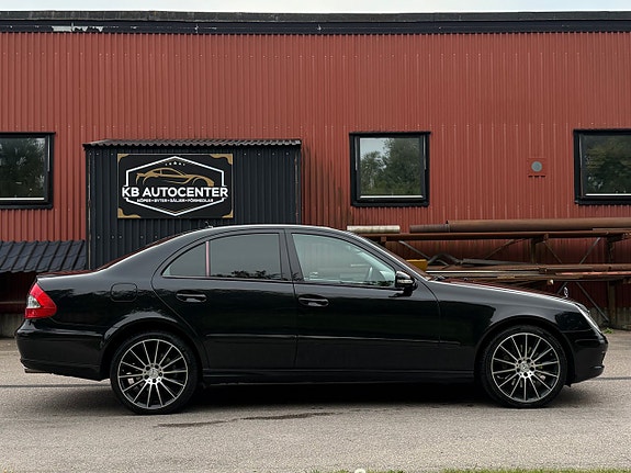 Mercedes-Benz E280 3 of 21