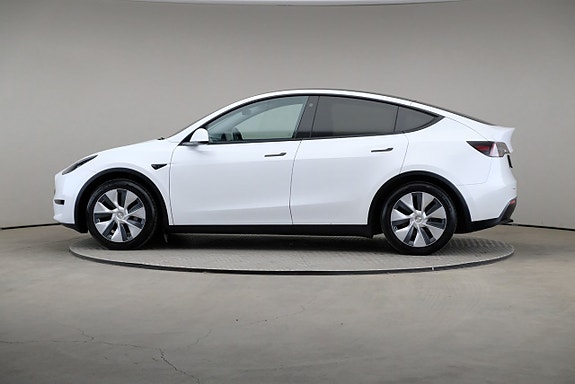Tesla Model Y 4 of 25