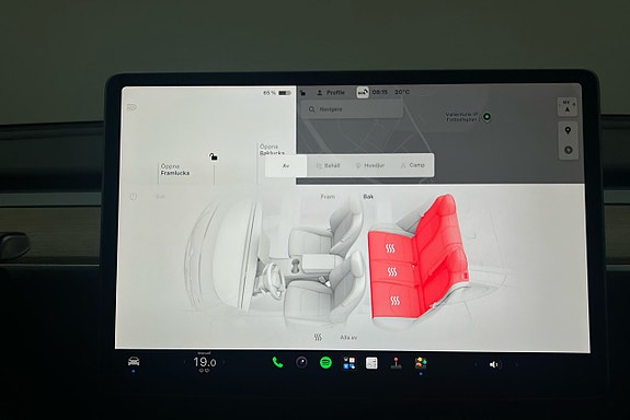 Tesla Model Y 21 of 25