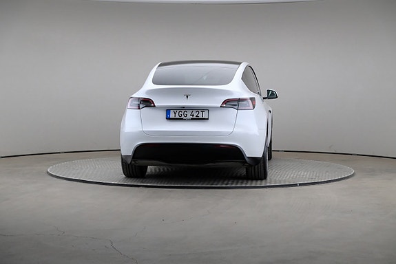 Tesla Model Y 5 of 25