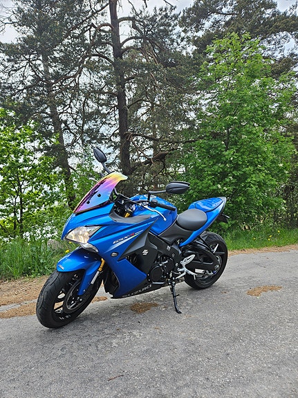 Suzuki GSX-S1000F 3 of 6