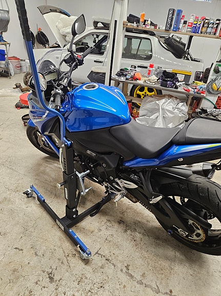 Suzuki GSX-S1000F 5 of 6
