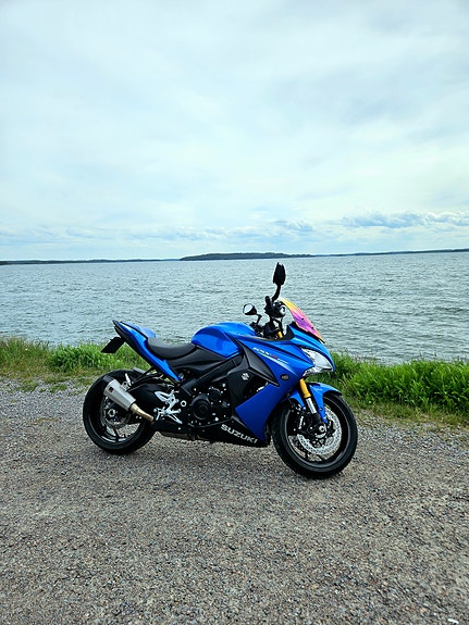 Suzuki GSX-S1000F 2 of 6
