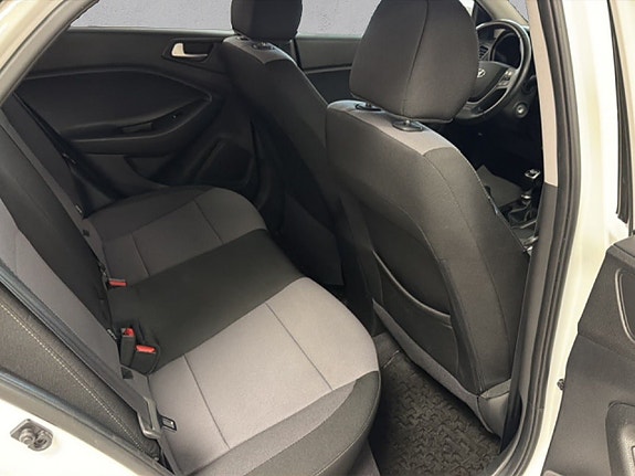Hyundai i20 13 of 23