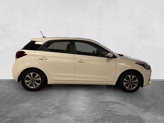 Hyundai i20 6 of 23