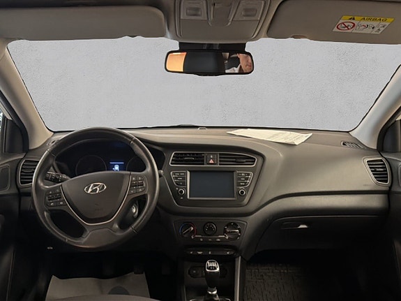 Hyundai i20 14 of 23