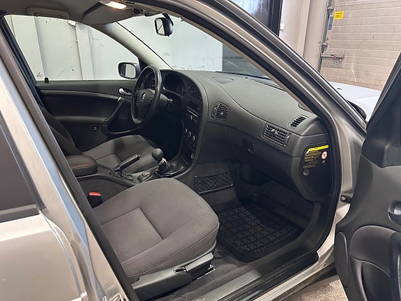 Saab 9-5 11 of 16