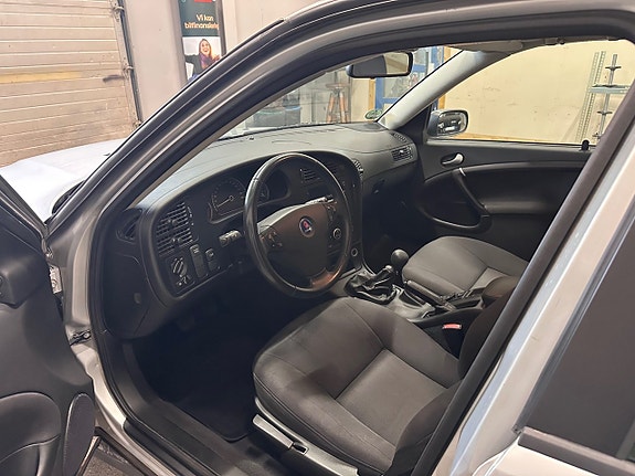 Saab 9-5 7 of 16