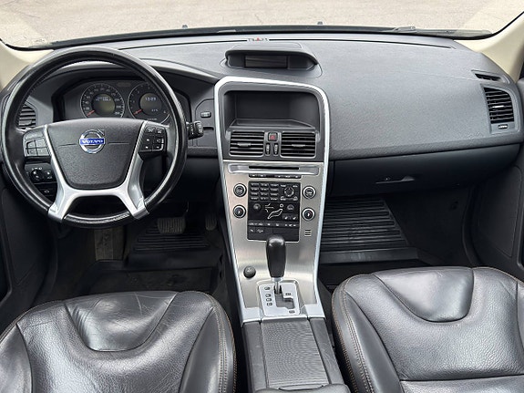 Volvo XC60 10 of 14