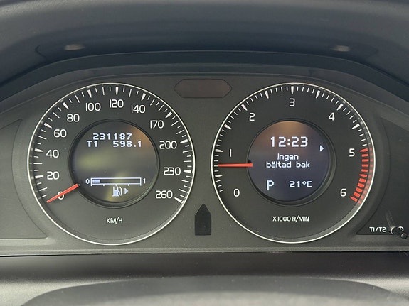 Volvo XC60 14 of 14