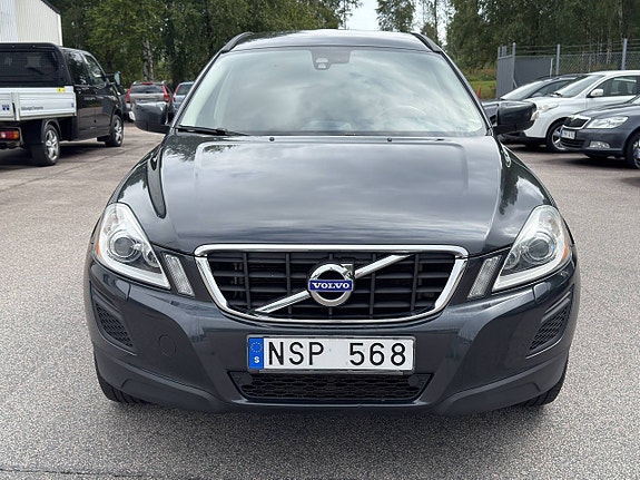 Volvo XC60 2 of 14