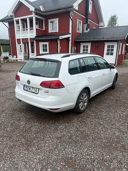 Volkswagen Golf VII 2 of 7